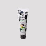 Milk extract face wash to brighten and moisturize